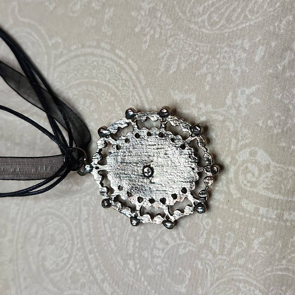 NEW! Sugar skull skeleton cameo, Swarovski crystals, handmade - Picture 5 of 7